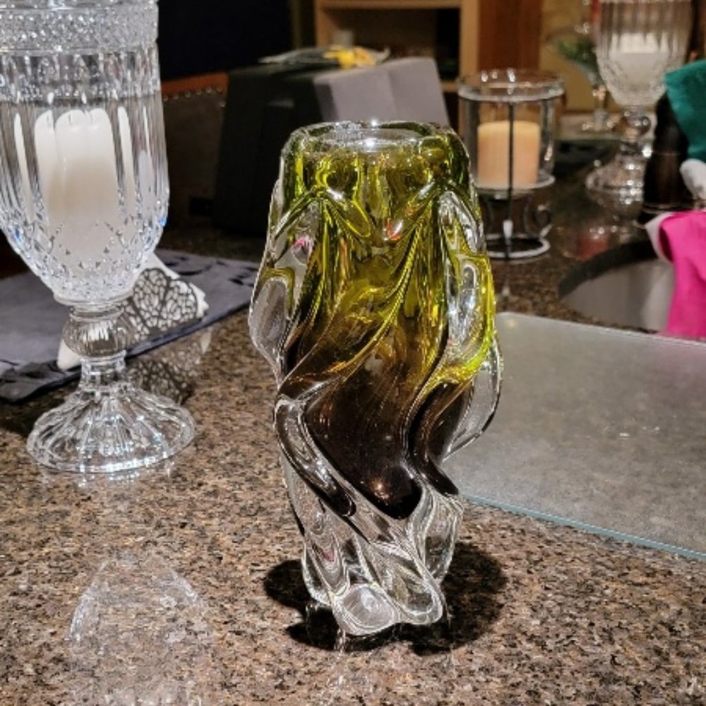 Mid-Century Modern Czech Republic Uranium Art Glass 'Propeller' Styled Vase